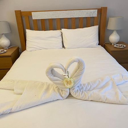 Bournemouth Hot Tub & Sauna Holiday Let Luaran gambar