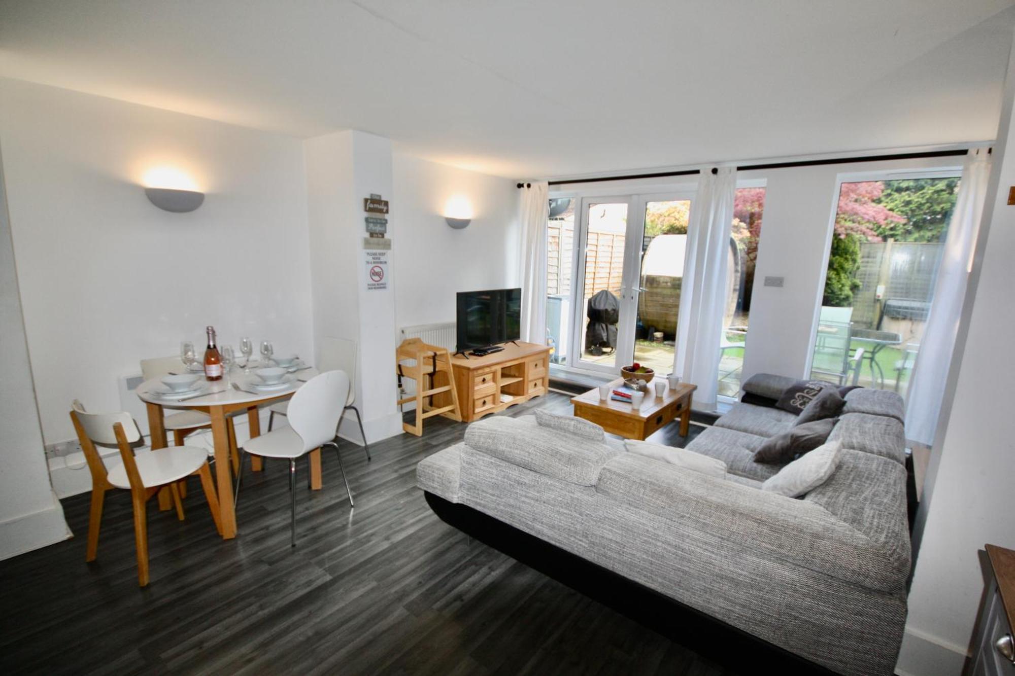 Bournemouth Hot Tub & Sauna Holiday Let Luaran gambar