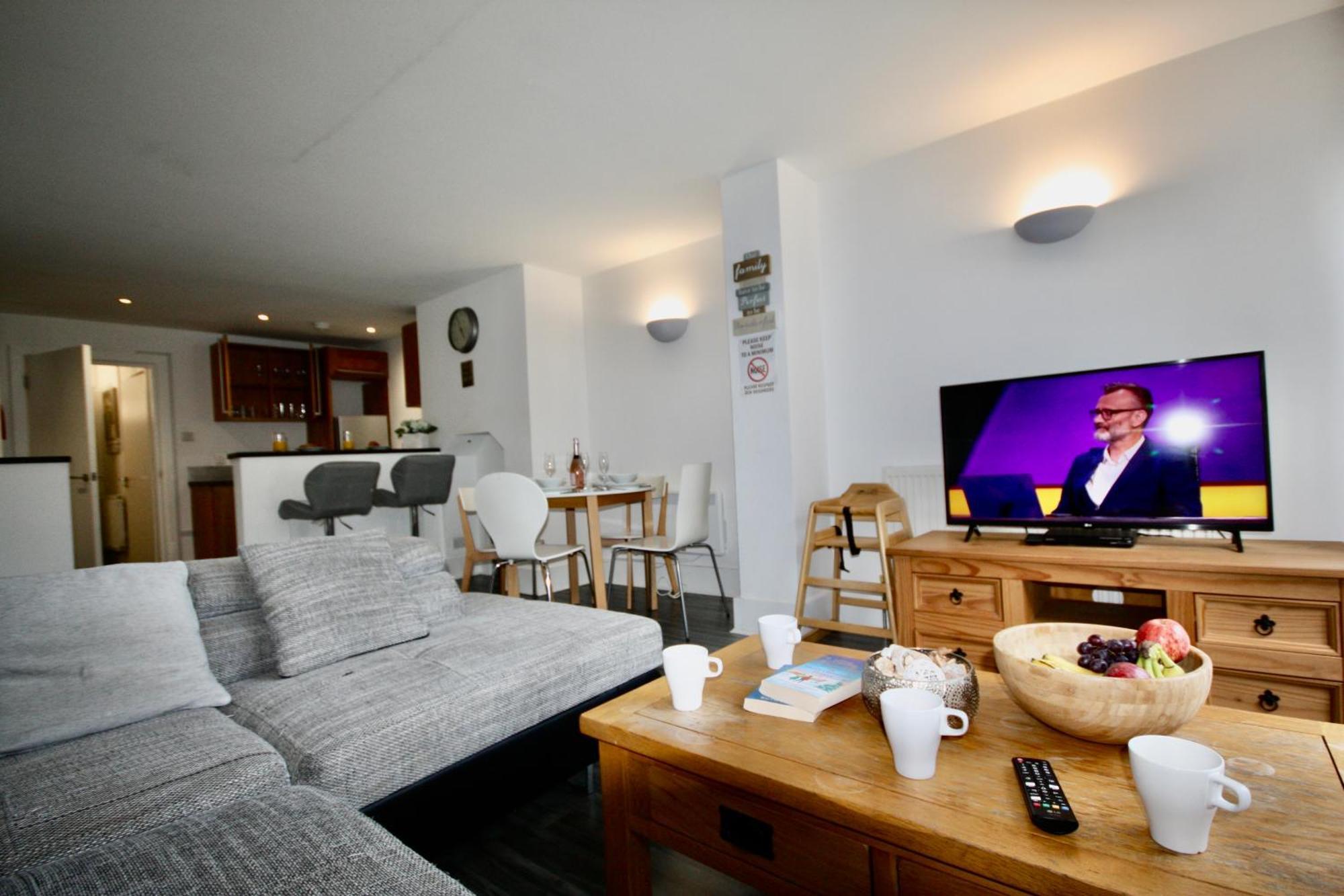 Bournemouth Hot Tub & Sauna Holiday Let Luaran gambar
