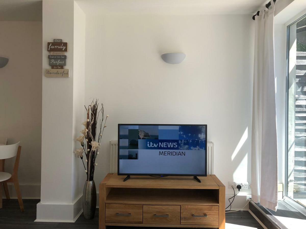 Bournemouth Hot Tub & Sauna Holiday Let Luaran gambar