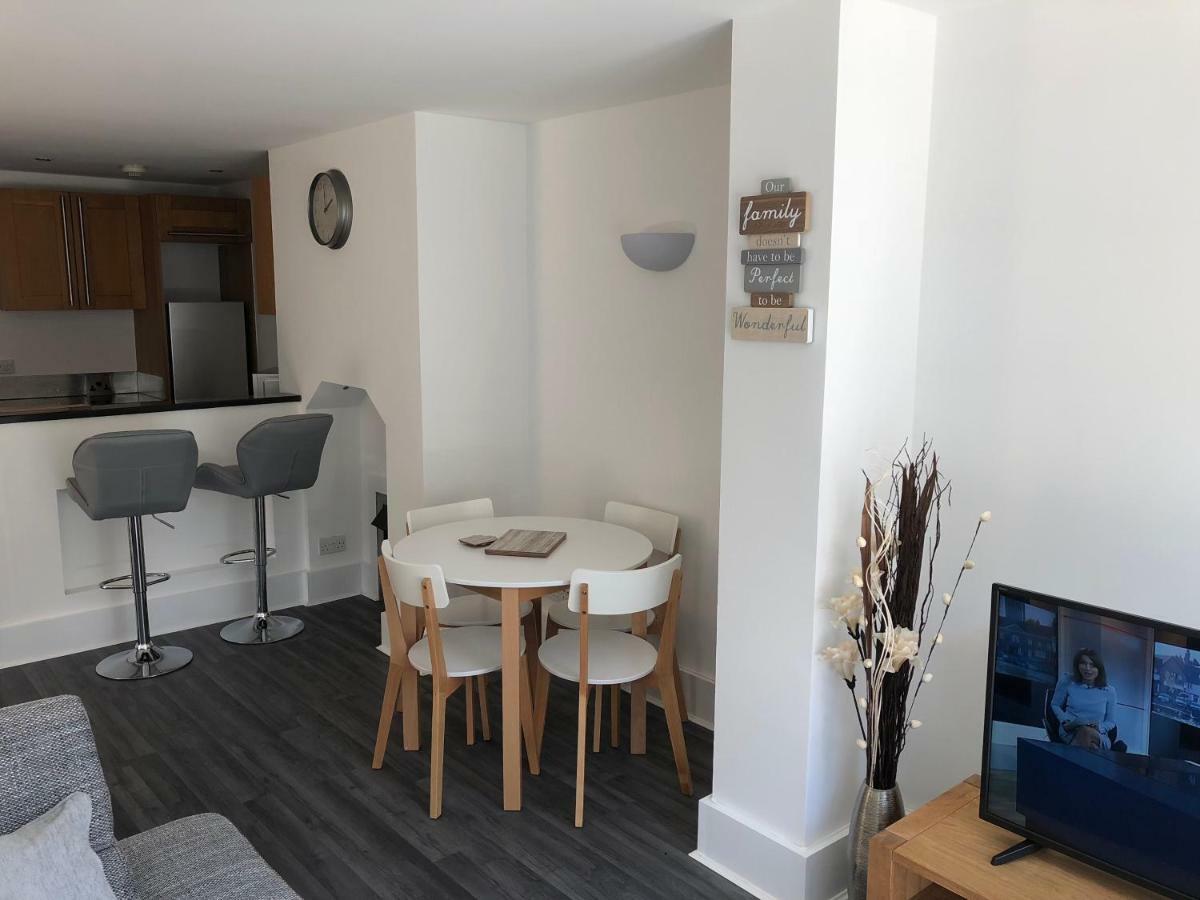 Bournemouth Hot Tub & Sauna Holiday Let Luaran gambar